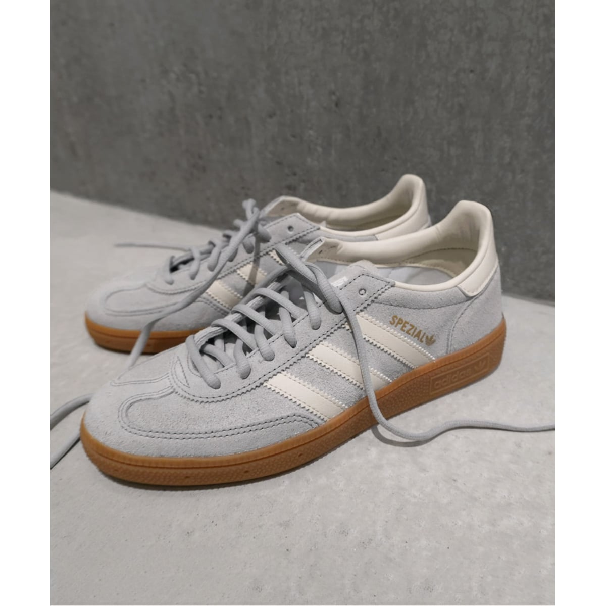 あちゃん adidas Originalsグレー スエード スニーカー adidas originals アディダス レディース スニーカー GAZELLE W
