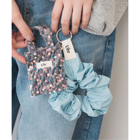 [^:25090210002030]J[ɂĕД̔J[F[J[J[ubN(001)FBLKSLVubN A(002)FBLKGLDO[A(007)FGRAYu[ C(047)FBLUEUhrŐlC̃XpR[g[gobÕ~jTCY`[ƃVVZbgɂȂSpick & Span̓ʂȃACeBO\ȃVVƃZbgɂȂĂAꂼPigłD́BTCY킢`[̓bvȂǂ̏ƂĂg܂B̃obOɃvX邾ňCɉ؂₩ɁBXpR[ƃVVɂȂXyVȃACeЂy݂ȈíAꕔX܂WEBł̎舵ɂȂ܂BSX܂ł̂舵͂܂̂łӂBȂAדX܂͗\ȂύXɂȂꍇ܂ByUhr/E[Az2018NtăV[YɃX^[gAt@bVfBN^[_qɂ鎩g̃uhBto wear Uhr, to wear time 𒅂邱Ƃ͎Ԃ𒅂邱ƁBP̎n܂ɁA̓̋CsꏊAlmFĕIԁBNvȂAIԁBȕɎ̓ɂ͂낢ȁuvƁuv̊֌WAɂ͕Kvo̕BƂƂɕωAƂƂɐ[Bl̒ł̗lXȁuvɋLĂ݂ɂȂ邱ƂAUhr/E[A ̊肢łB舵ɂẮAiɂĂi\łmFBƖ̊֌WɂAۂFČꍇ܂B܂p\REX}[gtHȂǂ̊ɂA኱iƉ摜̃J[قȂꍇ܂Bi̐F́AiAbv摜QƂB