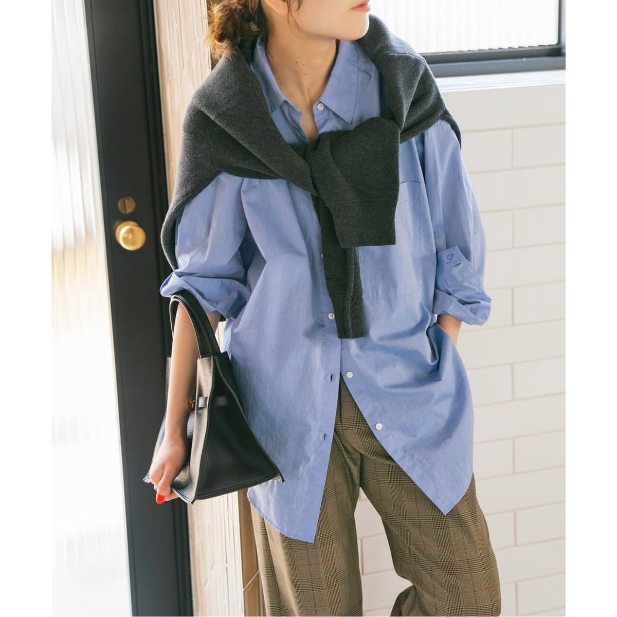 Spick and Span リネンブレンドフレンチヘムギャザーシャツ ネイビー Spick and Span リネンブレンドフレンチヘムギャザーシャツ ネイビー
