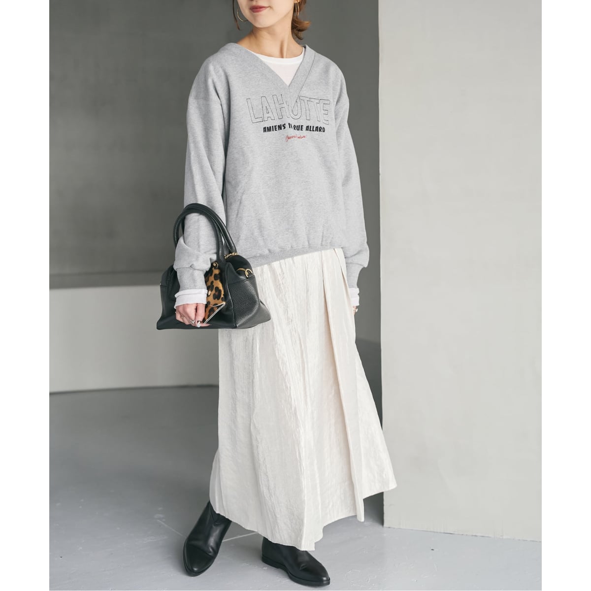 追加予約》La Hutte / ラ ユット 別注Vネックスウェット*