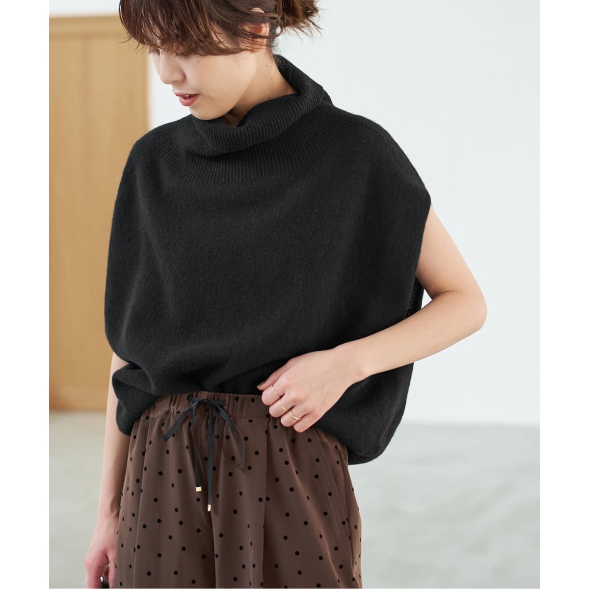 新品❤️★Spick&Span 黒 25SS/コットン金ボタンリブベスト Spick and Span｜スピック＆スパンのベスト（レディース）の公式