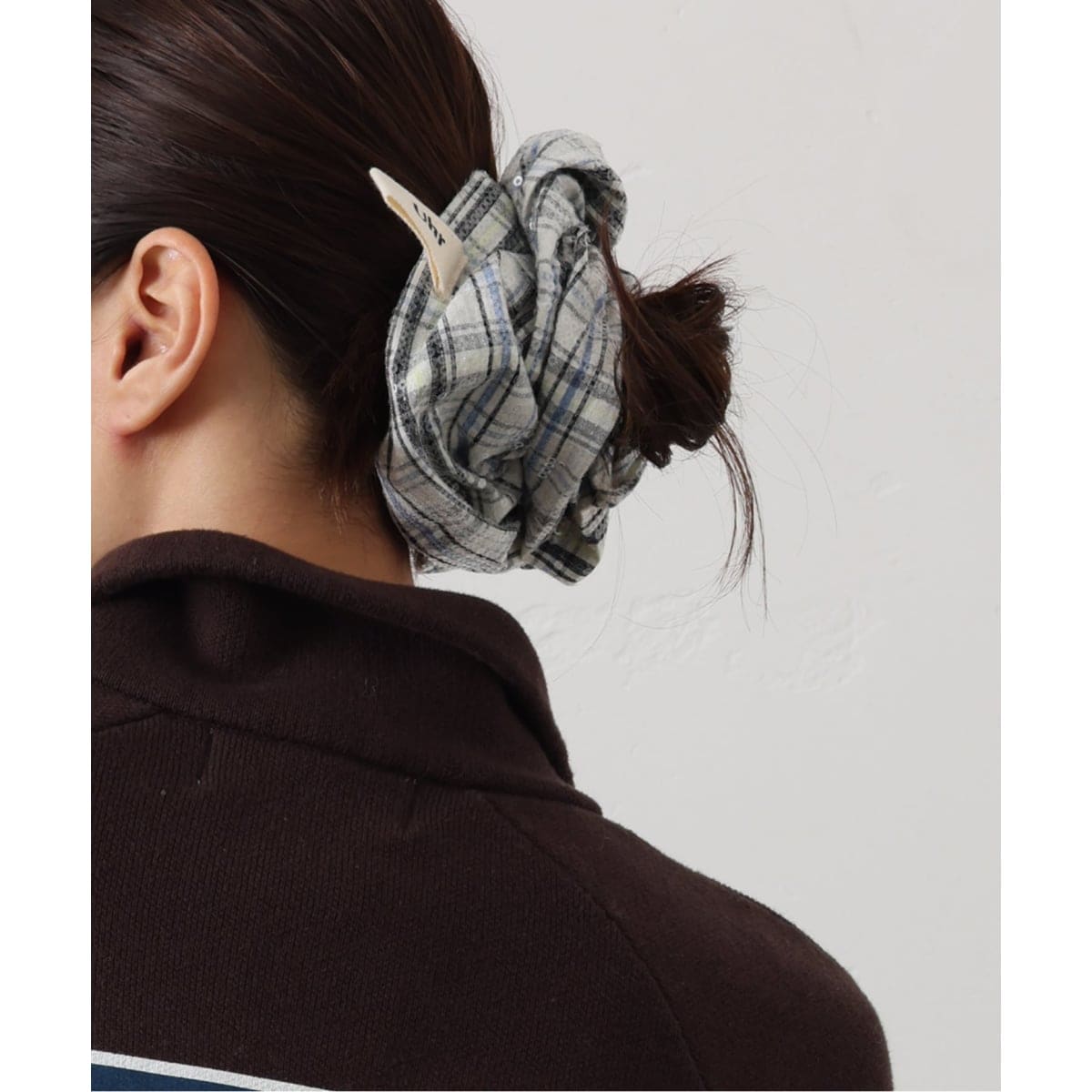 ストライプ シュシュ ダークグレー a&m マルチストライプシュシュ | スピック＆スパン(Spick and Span