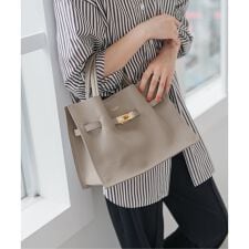 スピック＆スパン(Spick and Span)の《追加》VIOLAd’ORO / ヴィオラドーロ イタリアンWフェイスレザートートバッグ M