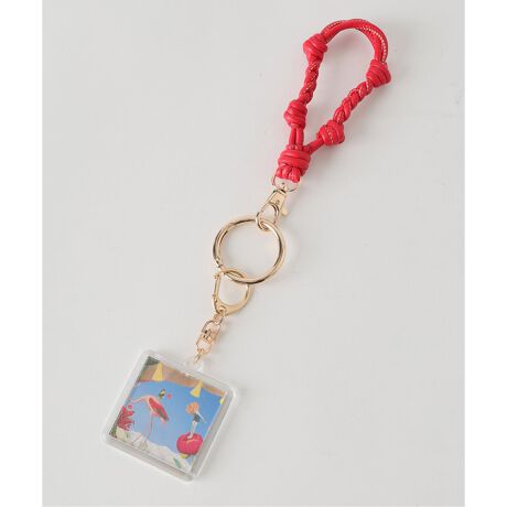 [^:25090210000140]萔ʂɒBAߐ؂ƂȂ܂fƂāAăR[WA[eBXgƂĊ􂷂ԗƂ̃R{[VBԗ̃A[gȂɂƊY悤ɁBFʂĈ܂ܓւƗn܂Alߍ񂾃obOEXJ[tE`[aBgɒuԁAӂƋCςBȁgA[gAĕh悤ȓʂȃACe͂܂B~ɃLXXJ[t̐Eς́Aun̏vƁuC̒vBQ̈قȂiFЂƂ̕ƂČq悤A\}J[𒚔Jɑgݍ킹܂BG߂킸fUCȂAǂhoJX̋ChYdオB܂ÃXJ[tɕ`ꂽQ̍iAł肰Ȃ^ׂ悤Ƀ`[Ƃčč\zBU[łJriANZgƂȂAobOɂ邾ŃX^CɏȃA[gYĂ܂BKARIN~Spick & SpanR{V[Ŷē25092210000040 KARIN~Spick & Span Room Boundary BAG W25092210000140 KARIN~Spick & Span Room Boundary BAG B25096210000040 KARIN~Spick & Span carnival scarf 8025096210000140 KARIN~Spick & Span Kiss in the Deep Sea scarf 5525090210000140 KARIN~Spick & Span Kiss in the Deep Sea charm25090210000240 KARIN~Spick & Span carnival charmԗbfER[WA[eBXg1997NAs܂BpwƌAf̂قAR[WA[eBXgƂčLAO̎GAyEf֘ÃA[g[NAApuhX܂Ƃ̃R{[VACeȂǁALBWƂāA2022NɓEALM[uI swim inside of me. ͎̒jBvA2024Nɂ͌hEnJhuafter a while ΂炭ĂvAsEhaku kyotouYUGEN no DANCE`H̃_X`vJÁB܂A^CEoRNł̊COWuTUTTI FRUTTI: Japanese Contemporary Art in BangkokvɂQB2025N6ɂ͑㊯REV\M[ɂāuAXeiɖ邪~A̓sNŒWFBvJÁB2026NϋɓIȓW\B舵ɂẮAiɂĂi\łmFB̏íASpick & Spanł̎舵ɂȂ܂B ړX܂ւ₢킹̍ۂ Spick & SpanX܂ւ肢܂BƖ̊֌WɂAۂFČꍇ܂B܂p\REX}[gtHȂǂ̊ɂA኱iƉ摜̃J[قȂꍇ܂Bi̐F́AiAbv摜QƂByӎzE摜̏i̓TvłBۂ̏iƎdlAH኱قȂꍇ܂BETCY\L͂܂ŖڈƂȂ܂BE׏󋵂ɂA͂\肪Oシꍇ܂BEqlւ̔X̔xꍇ܂BEǉYíAꕔ̓X܁Aʔ̂Ŕ̔̏ꍇ܂B\߂B