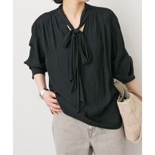 ボウタイブラウス