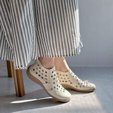 【25春夏新作】本革 日本製 パンチングデザイン コンフォートシューズ