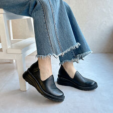 【26春夏新作】本革 軽量 コンフォート スリッポン（4E）