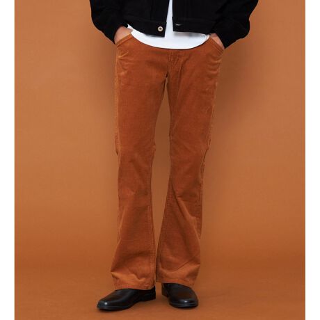 [^ԁF01020-0007]Lee̒ԂłAMERICAN STANDARDfBOOT CUT̃R[fCo[WłB?NꑱԃVGbg͂̂܂܂ɁAH~̋Gߊ邨Ȉ{ɎdオĂ܂BfށFȂ₩ŁAƂG14WR[fCfނgpB݂̂fފAH~X^CɍœKłBX^COFAJWX^Cɂ͂AR[fC̑fފAl̃JWAX^CɂœKłBVvȃJbg\[Vcɍ킹邾ŁAGߊ̂R[fBl[gɎdオ܂BWPbgHDă_fB[ȃX^CɂB