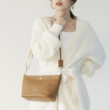 [^:501060000300]fC[gɂ҂ȃV_[obOB\tgȃVNU[ɃRbgƃU[gݍ킹V_[e[vŃJWAȕ͋CvXB悢TCYƂՂ̃}`Œʋ΃obOx̂oAsȂǕLV[Ɋ􂵂BǂȃX^Cɂx[VbNJ[܂BVt@Xi[dlŖhƖʂSBi摜̓Tv̂߁AFTCYAdlɕύXꍇ܂̂ŁA\߂BPCΉF~A4[F~|FZ̐FFyuE/O[/Vo[zFVo[@y̑zFS[hobǑJ^CvFt@Xi[|PbgOFt@Xi[|Pbg|PbgFt@Xi[|Pbg1/I[v|Pbg1