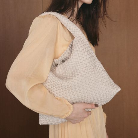 [^:503064000524]ʋ΃X^CɂJWAȑɂ}b`閜\g[gobOBiȌ̂lIvngAЂƂЂƂEl҂݂Ŏdグb`YfUCBӂy₩ȎSnŁA}`ȂɂƐĝɊY܂BznJ`͂߁ARX|[`hN{gȂǎו悭܂TCYŎg蔲QBV[Y킸gItzCgA_[NO[AO[ŴRFCibvĂ܂BobO̒ŖqɂȂ肪ȏMdi̎[ɕ֗ȃ|[`tByTREASURE TOPKAPI / gW[ gvJszSense is a treasure@[ ""󕨁[l̏̋CグAiǂyobOuhłBUnique senseRZvgɁA TREASURE "ƑnI" ŐSACe񋟂܂Bi摜̓Tv̂߁AFTCYAdlɕύXꍇ܂̂ŁA\߂B