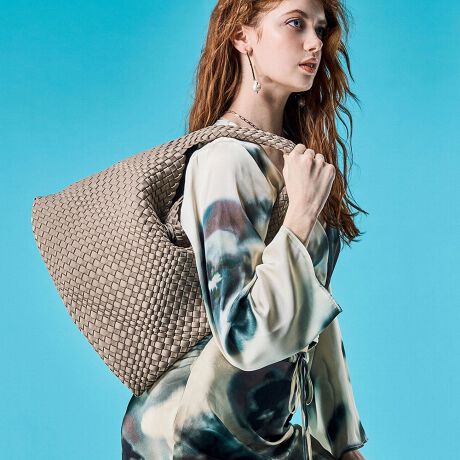 [^:503064000524]ʋ΃X^CɂJWAȑɂ}b`閜\g[gobOBiȌ̂lIvngAЂƂЂƂEl҂݂Ŏdグb`YfUCBӂy₩ȎSnŁA}`ȂɂƐĝɊY܂BznJ`͂߁ARX|[`hN{gȂǎו悭܂TCYŎg蔲QBV[Y킸gItzCgA_[NO[AO[ŴRFCibvĂ܂BobO̒ŖqɂȂ肪ȏMdi̎[ɕ֗ȃ|[`tByTREASURE TOPKAPI / gW[ gvJszSense is a treasure@[ ""󕨁[l̏̋CグAiǂyobOuhłBUnique senseRZvgɁA TREASURE "ƑnI" ŐSACe񋟂܂Bi摜̓Tv̂߁AFTCYAdlɕύXꍇ܂̂ŁA\߂B