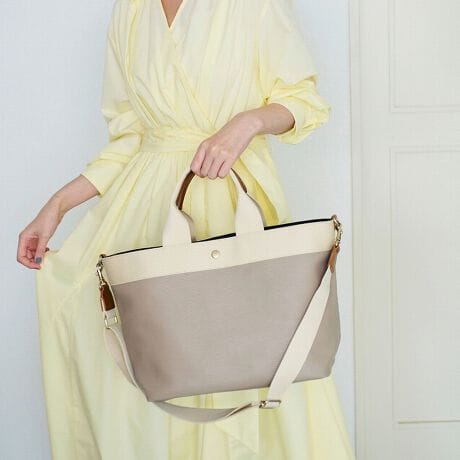 "s[ȃbNXƎptlCV[YERIPPLẼg[gobOɃV_[xgtAɕ֗ɃAbvf[gIiō킬ƂꂽfUC̒ɂÂ@ׂȌ^nƃgĥ鑾xgX^CbVȃANZgɁBU[̃Rrl[Vnh͂ĒZ߂ɐ݌vAANeBuȂsIȃoX܂BVʂ̓t@Xi[dlŌ|ɂSBꂽbNXƂ͗ɂՂƂeʂւACtX^CɉĂ܂܂ȏʂŊ􂵂B́AlC`R[O[ƃJ[LuE蕜IF̖{̂ɁÃe[vgX^CbVBǂȃX^Cɂ킹₷J[łBvce͂ƓKxȍd锭CPVCɂĝ悤Ȍ^{AN[ȕ\lC̃V[YB≘ꂪڗɂyʂŁAfC[[XɍœKB̍HŒJɍĂ܂Bi摜̓Tv̂߁AFTCYAdlɕύXꍇ܂̂ŁA\߂BXyщOł̎Be摜́A̓ŐFČꍇ܂B܂p̃j^[ɂĂFČꍇ܂ByӎzEfނ̓Aߗޓ̐FobO{̂Ɉڂ\܂BEԂł̖CAJAȂǂŔGꂽԂł͓ɂӂBEJȂǂŔGꂽꍇ́Azŏo邾ĉB݂JřɂȂ܂BEVRvgpĂꍇA\ʂɓVRvL̃VV{ꍇ܂Bfނ̓ƂĂBEPVCfނ̏ꍇA@fނ̓A≚ʂoꍇ܂gpƋɖڗȂȂ܂BCɂȂꍇɂ́A̒gꏊŁAƉוȂǂꂽԂŕȏꏊɂ΂炭uĒ܂ƁA킪ڗȂȂ܂BEiCfނ̏ꍇA܂肽񂾂܂܂ɂĂƐ܂肵킪łꍇ܂BEgpĂꍇA͕ۊǊgp󋵂ɂϐFȂǂNꍇ܂BF27cmF43cm32cm}`F16.5cm"s[ȃbNXƎptlCV[YERIPPLẼg[gobOɃV_[xgtAɕ֗ɃAbvf[gIiō킬ƂꂽfUC̒ɂÂ@ׂȌ^nƃgĥ鑾xgX^CbVȃANZgɁBU[̃Rrl[Vnh͂ĒZ߂ɐ݌vAANeBuȂsIȃoX܂BVʂ̓t@Xi[dlŌ|ɂSBꂽbNXƂ͗ɂՂƂeʂւACtX^CɉĂ܂܂ȏʂŊ􂵂B́AlC`R[O[ƃJ[LuE蕜IF̖{̂ɁÃe[vgX^CbVBǂȃX^Cɂ킹₷J[łBvce͂ƓKxȍd锭CPVCɂĝ悤Ȍ^{AN[ȕ\lC̃V[YB≘ꂪڗɂyʂŁAfC[[XɍœKB̍HŒJɍĂ܂Bi摜̓Tv̂߁AFTCYAdlɕύXꍇ܂̂ŁA\߂BXyщOł̎Be摜́A̓ŐFČꍇ܂B܂p̃j^[ɂĂFČꍇ܂ByӎzEfނ̓Aߗޓ̐FobO{̂Ɉڂ\܂BEԂł̖CAJAȂǂŔGꂽԂł͓ɂӂBEJȂǂŔGꂽꍇ́Azŏo邾ĉB݂JřɂȂ܂BEVRvgpĂꍇA\ʂɓVRvL̃VV{ꍇ܂Bfނ̓ƂĂBEPVCfނ̏ꍇA@fނ̓A≚ʂoꍇ܂gpƋɖڗȂȂ܂BCɂȂꍇɂ́A̒gꏊŁAƉוȂǂꂽԂŕȏꏊɂ΂炭uĒ܂ƁA킪ڗȂȂ܂BEiCfނ̏ꍇA܂肽񂾂܂܂ɂĂƐ܂肵킪łꍇ܂BEgpĂꍇA͕ۊǊgp󋵂ɂϐFȂǂNꍇ܂BF27cmF43cm32cm}`F16.5cmdF690gPCΉF15C`A4[FZnh̒F34cmnh̍F13cmV_[xg̒F74-123cm|FZ̐FFS[hobǑJ^CvFt@Xi[|PbgOF~|PbgFI[v|Pbg1""s[ȃbNXƎptlCV[YERIPPLẼg[gobOɃV_[xgtAɕ֗ɃAbvf[gIiō킬ƂꂽfUC̒ɂÂ@ׂȌ^nƃgĥ鑾xgX^CbVȃANZgɁBU[̃Rrl[Vnh͂ĒZ߂ɐ݌vAANeBuȂsIȃoX܂BVʂ̓t@Xi[dlŌ|ɂSBꂽbNXƂ͗ɂՂƂeʂւACtX^CɉĂ܂܂ȏʂŊ􂵂B́AlC`R[O[ƃJ[LuE蕜IF̖{̂ɁÃe[vgX^CbVBǂȃX^Cɂ킹₷J[łBvce͂ƓKxȍd锭CPVCɂĝ悤Ȍ^{AN[ȕ\lC̃V[YB≘ꂪڗɂyʂŁAfC[[XɍœKB̍HŒJɍĂ܂Bi摜̓Tv̂߁AFTCYAdlɕύXꍇ܂̂ŁA\߂BXyщOł̎Be摜́A̓ŐFČꍇ܂B܂p̃j^[ɂĂFČꍇ܂ByӎzEfނ̓Aߗޓ̐FobO{̂Ɉڂ\܂BEԂł̖CAJAȂǂŔGꂽԂł͓ɂӂBEJȂǂŔGꂽꍇ́Azŏo邾ĉB݂JřɂȂ܂BEVRvgpĂꍇA\ʂɓVRvL̃VV{ꍇ܂Bfނ̓ƂĂBEPVCfނ̏ꍇA@fނ̓A≚ʂoꍇ܂gpƋɖڗȂȂ܂BCɂȂꍇɂ́A̒gꏊŁAƉוȂǂꂽԂŕȏꏊɂ΂炭uĒ܂ƁA킪ڗȂȂ܂BEiCfނ̏ꍇA܂肽񂾂܂܂ɂĂƐ܂肵킪łꍇ܂BEgpĂꍇA͕ۊǊgp󋵂ɂϐFȂǂNꍇ܂BF27cmF43cm32cm}`F16.5cmdF690gPCΉF15C`A4[FZnh̒F34cmnh̍F13cmV_[xg̒F74-123cm|FZ̐FFS[hobǑJ^CvFt@Xi[|PbgOF~|PbgFI[v|Pbg1"