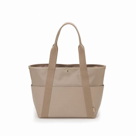 [^:503086100125]s肰ȂA{MR{obOtؗȌoƂ͗ȏȂlƁA3̕ƂẴCtX^CɂȎxW߂铡{MƂ̃XyVȃR{ACeIxł킹ƎdˁA{̂ƂƂlߍ񂾁Ał͏oƂ̂łȂMłBlC̃IWifށEXRb`OCƃiC̃Rrl[VŎdグg[gobOBA4ނAɑ傫Ȃ▭ȃTCWOɂ܂BobO͂ނ悤ɂƔzꂽ6̃|PbgɉAɂ͑傫ȃt@Xi[|Pbgƕ|PbgAhNz_[݌vDꂽ[͂𔭊BVʂ̓t@Xi[JȂ̂ŖhƖʂSłBՂ邩炱܂łƒʂ钷߂̃nhꂵ|CgBVvŏiȖÔȂfUCŁAV[X^CI΂􂷂邱ƊԈႢȂBXRb`OCcăXRbghŔ̖͗lRU[̕\ʂɂƂɗR闱̃V{HPVCfނ֎{lCV[YBU[CNȖ킢[\ƁALYJɂ^tBi摜̓Tv̂߁AFTCYAdlɕύXꍇ܂̂ŁA\߂B