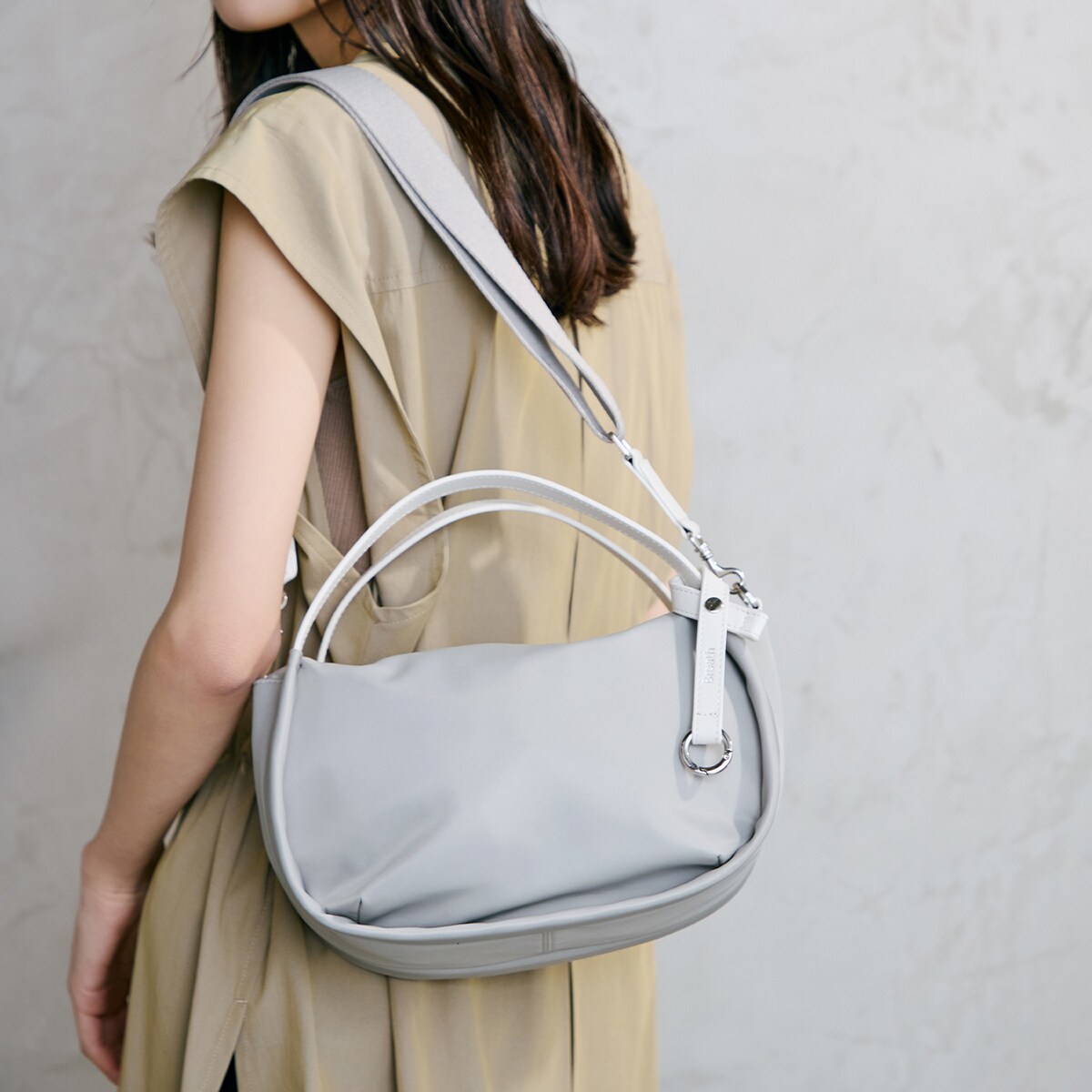 トプカピ（TOPKAPI）/【Breath TOPKAPI】【撥水】ツヤ ナイロン ショルダー付き ラウンド トートバッグ Breath TOPKAPI】【撥水】ツヤ ナイロン ショルダー付き ラウンド