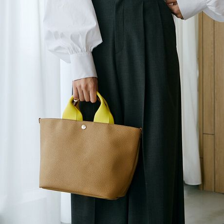 [^:503080103200]ǂւłDGobOlCSCOTCH GRAINV[Y̐i`BfUC킬ƂAVvɂ߂g[gobÓAǂȃX^COɂ}b`j[gȖ͂܂BfC[Âɂ҂ȃRpNgȃTCYȂA}`ՂƂƂ邱ƂŕKvȕƓeʂmہBVʂ̓t@Xi[ŕ߂A̕SłBDJtȂ̂ŕʔ̃V_[xgΎ΂ߊ|OKBO̗ȂfUCƎg̗ǂŁAxgȂȂ肻B@yʔV_[xgz532080000200@yfފzXRb`OCcXRbghŔ̖͗lRƂɗR闱̃V{H{APVCfނ̐lCV[YBU[CNȖ킢[\ƁALYJɂ^tBŐɋfނ̂߁Ar[`A][gAgxV[ɂ߂łBKxȌ݂A܂Bi摜̓Tv̂߁AFTCYAdlɕύXꍇ܂̂ŁA\߂B|PbgFt@Xi[|PbgPA4[F~B5[F|F~̐FFS[hJ^CvFXibv/t@Xi[F34cm 22cm