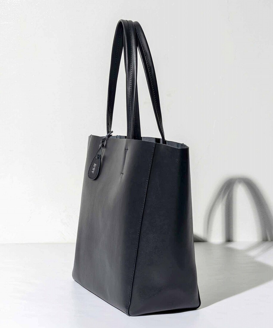 直営店・WEB限定】 AKM Contemporary レザートートバッグ