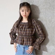 ラブトキシック(Lovetoxic)のチェックオフショルブラウス