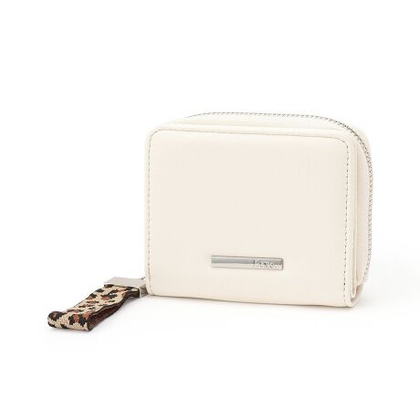 [^ԁF7753424]VvȃfUCŕig₷܂złB^p[cƃIp[h̃`[ANZgBt@Xi[̃RpNgȐ݌vȂ̂ŁAȒPɎ^тł܂BƃJ[hXbgĂ̂ꂵ|CgłB