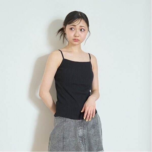 裾ロゴ短丈タンクトップ | ラブトキシック(Lovetoxic) | マルイウェブ