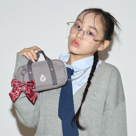 [^ԁF8353556]݂Ȃ́w炢ȁxW߂XN[ACeaIugLVbNWEBTCgSNSŃugL𐷂グĂĂA劈̃ugLK[5lvf[XIIugLK[̂point@#CオzFɂIgh̃XNo^|[`̓y⃁CNObYՂꂽ}`ėeʂ肪̂Ŋ̉ɂ^CvIfRĂ킢IIЂȂco[J[̃CG[IcJ[fƂ낢őlۂAVvȃO[ɂI䂫ȁc߂̐ԂŉfACeɁB肨co[J[̃sN|CgɂāA̕𖾂߂̃sNɁB݂݁c|[`̐F񃁃o[J[̃O[Iꂼ̃C[WJ[DȐF̑gݍ킹ŃoCJ[̉y|[`ł܂B莩悤ȃfUCȂ̂Ŏg₷A|Pbgɂ͒KnT~[\łBL[z_[A肵Ď炵y|[`ɂĂ݂ĂˁB{`[(iԁF8353557)͕ʔłByzȂyňzʁyLkzȂynzy|PbgzyAWX^[zȂ