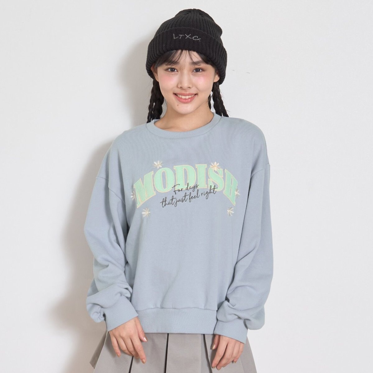 7days】ロゴフラワートレーナー | ラブトキシック(Lovetoxic) | マルイ