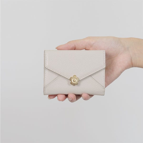 E4076G新品マリークワント シーリングデイジー　カードケースミニウォレット MARY QUANT ONLINE SHOP｜マリークヮントオンラインショップ
