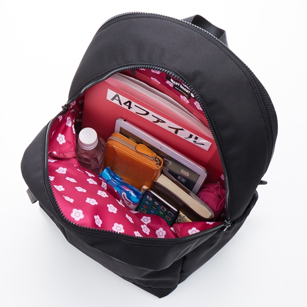 オールブラックシンプルロゴ リュックL | マリークワント(MARY QUANT