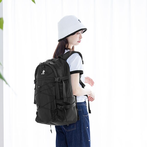NEW ERA(R) × MARY QUANT リュック NEW ERA(R) × MARY QUANTフラップ リュック | マリークワント