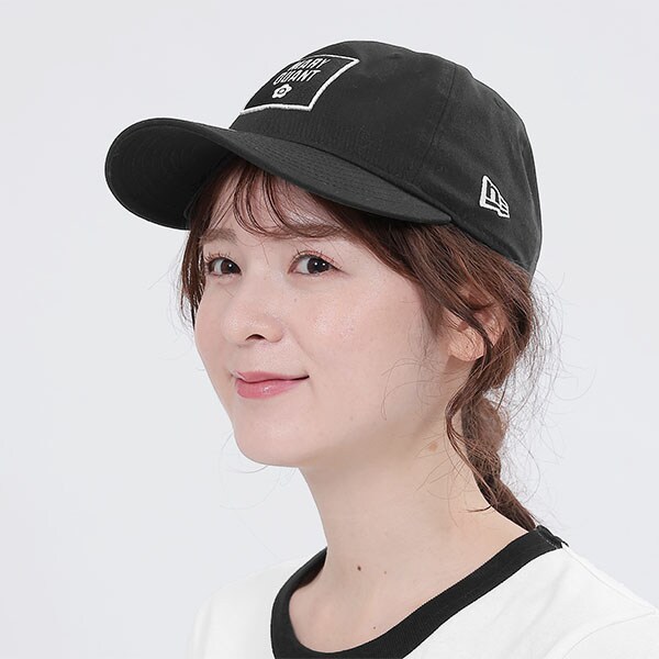 マリークワントNEW ERA(R) × MARY QUANT3段ロゴ キャップ黒 NEW ERA(R) × MARY QUANT3段ロゴ キャップ | マリークワント