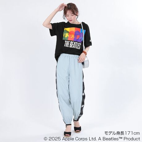 The Beatles̃A[JCũA[gfUCvgꂽBe[WrbOTVcBA[g[NfUC1964N710ɔꂽLPR[hwn[hEfCYEiCgx̃WPbgƁA1964N76ɌJꂽfwn[hEfCYEiCgx̎ʐ^ƂɂAbvƎ̃fUCB|CgEIWi_ul[tElbNɃIWiSvgEfCW[vgEeɃfCW[sXl[E[^:225-612832]