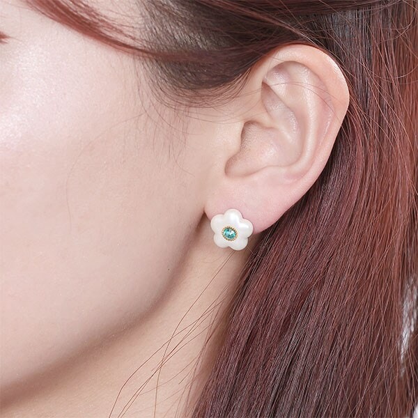 デイジーシェイプドパール ピアス | マリークワント(MARY QUANT