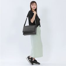 ロゴジャカードスクエア ショルダー