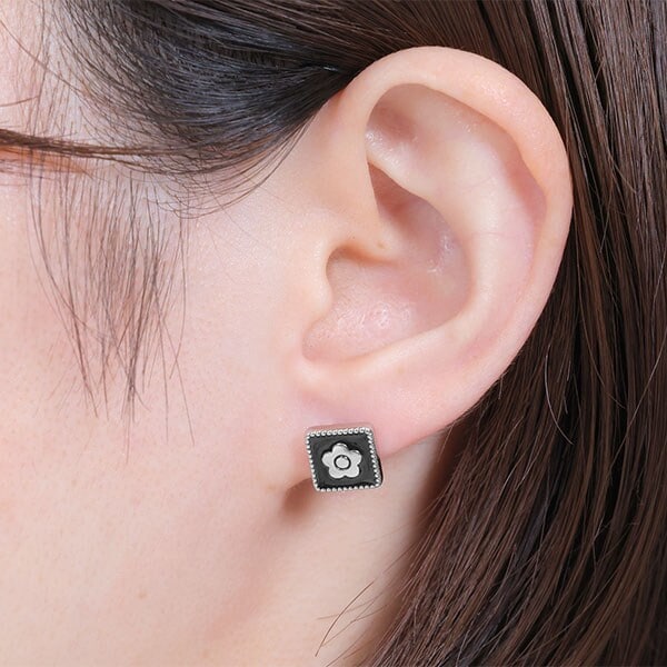 [}C]XNGA^ sAX/}[NgiMARY QUANTj Vo[