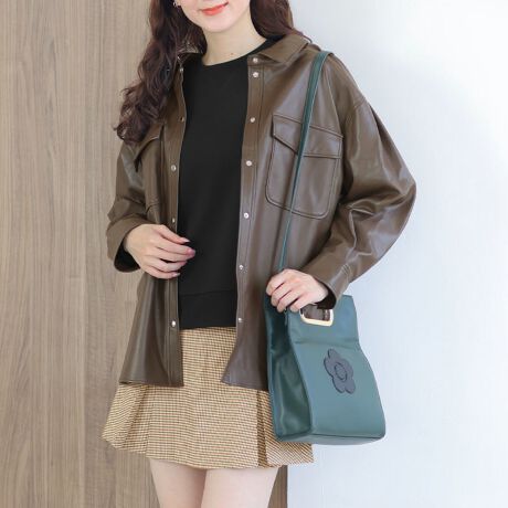 BIGVGbg̃U[VcEWPbgB|CgĚɃ^bN{[Ehbg{^JEƂɑ傫߂̃tbv|PbgEOɓF̃TCShJR[fBl[gpcX^C͂A~jXJ[gƍ킹ĂoXǂ܂Ƃ܂܂B[^:225-503801]