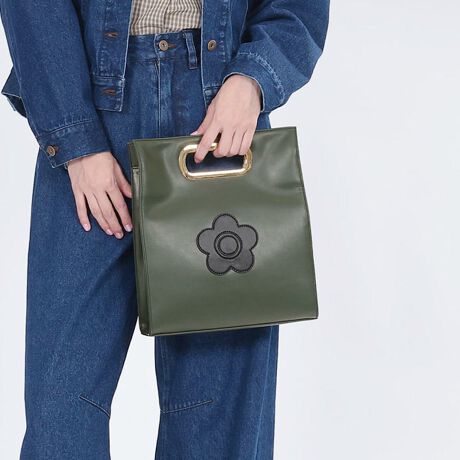 ^̃NgXNGA^obOB|CgEFRONTɂ̓fCW[pb`ABACKɂ̓Spb`̗ʃfUCEBACKɊԌ|ăNb`obOƂĂEԌ͉B}OlbgdlEOV_[xg5iKɒ߉\ȃobN^CvR[fBl[gFRONT/BACKŃC[WςAV_[Nb`ł̂ŁA̓̃X^Cɍ킹5WAYŊy߂܂BF|Pbg~1At@Xi[|Pbg~1[^:225-813064]