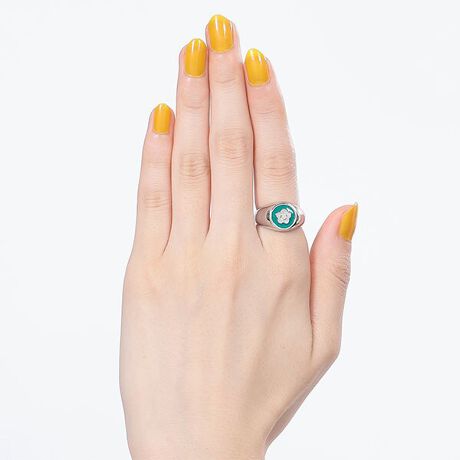 ^̃p[cɓ̃J[G|𗬂񂾃V[YBV[Yʃ|CgEfCW[̃Z^[ɃrW[Eʂ̕\ACeЉiOjEVOlbgÔ悤ȃfUCEt[TCY[^:225-904593]