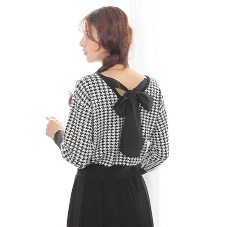 W[[bgfނBACK{ڂAjbgEvI[o[B|CgEFRONTɃfCW[hJEOuER[fBl[gꂢ߂̏iȃR[fɂ߂łB[^:225-704808]