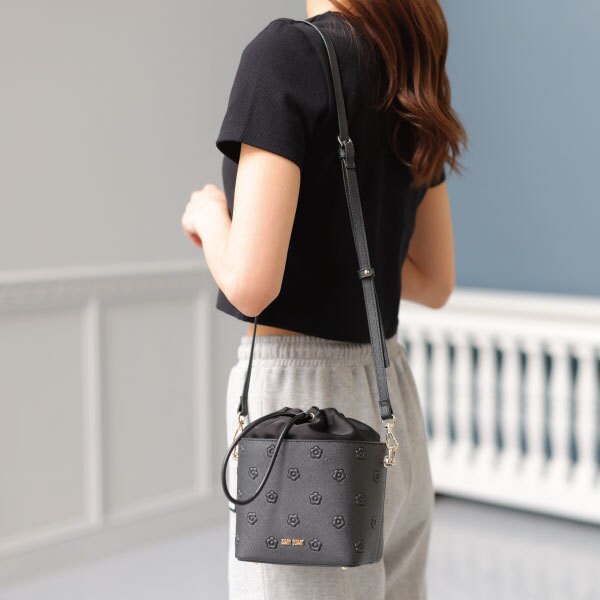 レディース MARY QUANT マリークワント デイジーランダムキルト ショルダー