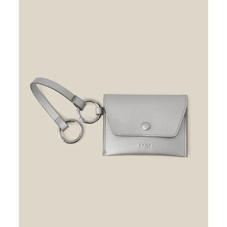 [^ԁFGGZ84000]yVG߂ɃobOAbvf[głJX^}CYڎ[ACezyfށz{̂̓IWiŊJ_utFCXX[XfށBnɃTCN|GXefނV̗p܂ByfUCEVGbgzOz_[ANZgAƂoɕKvȃbvECzEJ[hȂǂ[\ȃP[XBtbvfUCŗeʂmۂĂ̂ŁAMdi[ƂĊp΃obOAڂACełBnhɒڎtAnhɊȂǁAƕt̃AWł̂ŁAprɉăJX^oG[Vy߂܂BJ[̓obOiY BAG̃CibvjƑA 莝̃obNŃIWȋgݍ킹ĂAplayfulȁiVѐŜjACełByJ[z4FWJEi04jubNFn[t}bg̗̃ubNɃS[h̋iȈۂɁB2024Nbetter fortune colorBJ[ZS[hEi28jx[WFg[̃CeAv킹郊b`x[WBJ[ZS[hEi47jCgu[F𓧉߂Ĉ悤ȃN[Cgu[́A2024Nbetter fortune colorBV͂܂ƂƂɊJĂ^𖈓̏ɂ̂āBJ[ZS[hEi54jp[v~uEF錵ICbNp[vBꂽۂ֓܂B̔ۗFɎdグ܂BJ[ZS[h----------------------------Oz_[F2ROz_[FO\----------------------------ySMALL GOODSV[YzMulti Case(iԁFGGZ84010jSmall Case(iԁFGGZ84000j̏íASDGs̊ϓ_sDzɕ񂾌`ōA͂܂ByE'POR(y G|[ )zZnCubg[J[̂߂̃GKgƋ@\˔ROPE'ɂ̐Vʋ΃obOfr[BHYBRID WORKER P邽߂ɁAobOsRu ƂƂ̂BAGvBELEGANCE(GKX)~ TECHNIQUE(@\) = ELEGANTIQUE(@\)ELEGANTIQUE(@\)ɂāAċzԂ 3 bŐgxx\ɂAɂ̐VdobOV[YłB摜̏i̓TvłB ۂ̏iƎdlAHATCYقȂꍇ܂BBeꏊ⃉CeBOAg̃j^[ɂĐF̌قȂꍇ܂BĩJ[͉摜̐FQƂB͎dl̂߁AFƈقȂꍇ܂B