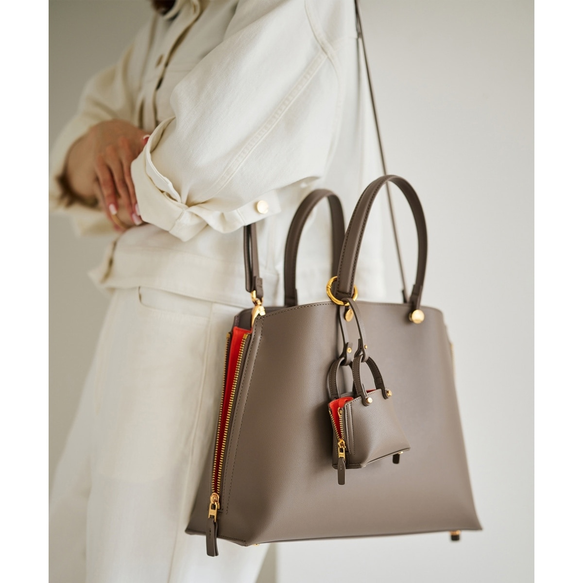 E'POR】Y BAG Medium （サイドジップトートバッグ） | ロペ(ROPE