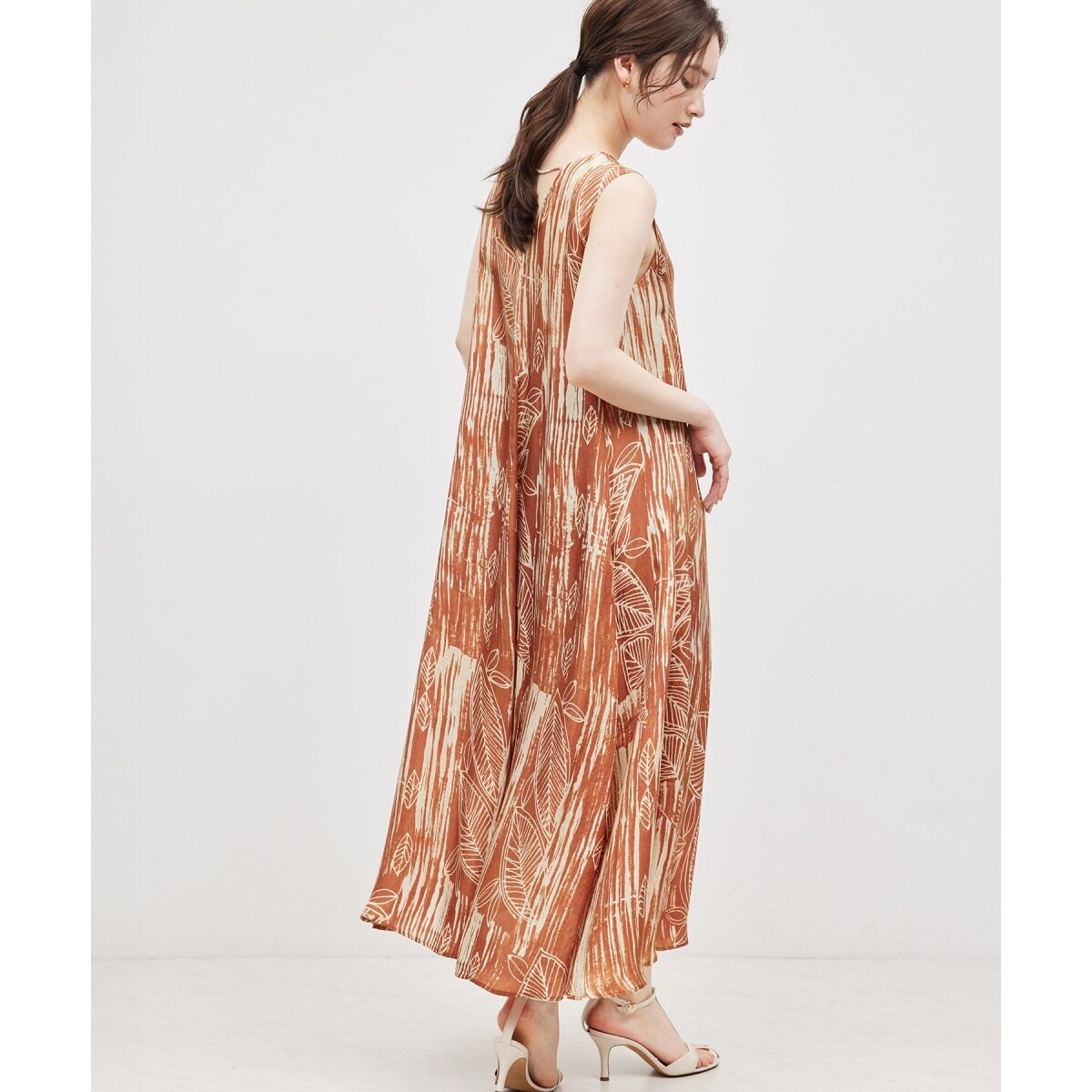 ロペ ROPE' イペカ IPEKER ニュアンスボタニカルAラインワンピース IPEKER】ニュアンスボタニカルAラインワンピース | ロペ(ROPE