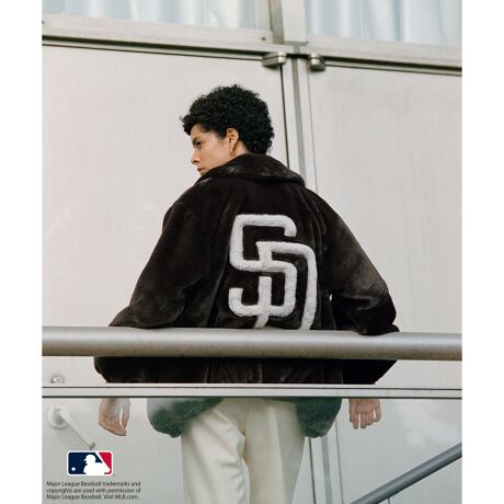 [^ԁFGGL64020]ykẴv싅[Oł郁W[[Ox[X{[(MLB)Ƃ̃XyVRNVzyfށztXŒɂ킽胊At@[ĂSARFATIЂݗECOPELЂ̃GRt@[gpĂ܂B}CNt@Co[ɂA胊AȂӂӂ̎Ɩ{iIȎG肪łBƂĂyĉAiȑfފ|CgłByfUCEVGbgzNew York Yankeesij[[NEL[XjALos Angeles DodgersiT[XEhW[XjASan Diego PadresiTfBGSEphXje`[̃Szu]BI[o[TCYłƂVGbgBGRt@[̂킢炵Əiȑfފ𐶂AS̓IɃVvȃu]ɎdグĂ܂BMU[ēƐ|CgBiƂ킢炵𕹂fUCx[XɁAobNX^Cɂ͈ۓIȑ傫̃`[SfUCAɂ͂ȂIWieBՂ̃u]Ɏdグ܂ByJ[z`[J[x[XƂlCr[AuEAItzCg3J[̓WJLos Angeles DodgersiT[XEhW[Xjc07O[San Diego PadresiTfBGSEphXjc20_[NuENew York Yankeesij[[NEL[Xjc40lCr[y߂̃X^COzhCȎ̞ьn⍇@ñ{gƂ̂ꂢ߂ȃX^CO߂łBIC̃VvȃXJ[gɃu[c킹̃X^COɉHDƁAقǂ悢̂l̃JWAX^CɁB----------------------------FȂnFLkFȂ򊴁FȂňF|PbgFȂJFt@Xi[----------------------------MLB (W[[Ox[X{[j́AłĵvEX|[c[OłAAJƃJi_ɂ30̐Eō̉cɂč\Ă܂B̐lĆAẼR~jeBɉe^A싅̃rWlXA}[PeBOAnЉ̂g݂ɐZAЉɂX|[c̖XVĂ܂ByMLB(W[[Ox[X{[jACezSXEFbgii:GGM64040jiCpcii:GGS64020jtFCNt@[u]ii:GGL64020jCAbvB摜̏i̓TvłBۂ̏iƎdlAHATCYقȂꍇ܂BBeꏊ⃉CeBOAg̃j^[ɂĐF̌قȂꍇ܂BĩJ[͉摜̐FQƂB͎dl̂߁AFƈقȂꍇ܂B