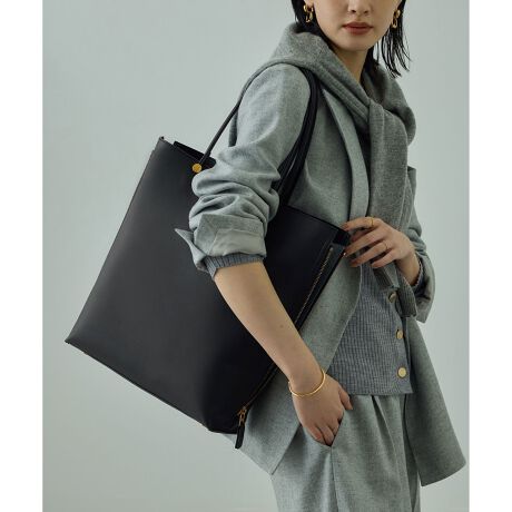 [^ԁFGGX85130]yfUCzE3\Ŏ[ACe𐮗ڂ₷EetŎAp\RA4TCY̎₷TCYEʋ΃obOAdobOArWlXobOƂĂ߁EItBXoŕKvȂ̂oƂłA삪݂Ec^Ȃ̂ŁAʋΎȂǂ̓dԓl݂ŎזɂȂȂAXgXt[IE̋ANZgɂȂ荂̈ۂɁEO\ȃXgbvtȂ̂ŁAnhorV_[2way̎\EX[cɂ͂AItBXJWAɂ킹₷fUCBl̂ꂢ߃R[fɂ킹₷̂ŁAoւ̍킹----------------------------|PbgFiɃI[v2At@Xi[1jA4[FPC[F13C`\tV_[FOEJFt@X^[eF肻̑F}`̃TChWbv͊J----------------------------yJ[z{̃J[~TChJ[E(01)ubN~X[L[u[E(11)zCgn~ubNnh̓g[vłBE(16)zCgn~x_[E(20)_[NuE~IWE(27)x[W~ItzCgnh̓ubNłBE(38)J[Ln~zCgE(45)u[n~u[͑SFƂS[hłByfށz{̂̓IWiŊJ_utFCXX[XfޗnɃTCN|GXefނ̗pyE'POR(y G|[ )zZnCubg[J[̂߂̃GKgƋ@\˔ROPE'ɂ̐Vʋ΃obOfr[BHYBRID WORKER P邽߂ɁAobOsRu ƂƂ̂BAGvBELEGANCE(GKX)~ TECHNIQUE(@\) = ELEGANTIQUE(@\)ELEGANTIQUE(@\)ɂāAċzԂ 3 bŐgxx\ɂAɂ̐VdobOV[YłBy2025Nf Y BAGV[YzEA4[Y BAG Medium+ii:GGX85190jY BAG Large ii:GGX85130 i:GGX84930jY BAG Wide  ii:GGX85140 i:GGX84990jY BAG Shoulder Largeii:GGX85160 i:GGX84960jEA4[sY BAG Miniii:GGX85100 i:GGX84950jY BAG Medium ii:GGX85110 i:GGX84940jY BAG Picoii:GGZ85020jY BAG Shoulder Microii:GGX85900jY BAG Shoulder Miniii:GGX84451jY BAG Shoulder Mediumii:GGX85150 i:GGX84970jY BAG LargeiԁiGGX84130j̐ViԂłB኱̎dlύXꍇ܂B̏íASDGs̊ϓ_sDzɕ񂾌`ōA͂܂B摜̏i̓TvłB ۂ̏iƎdlAHATCYقȂꍇ܂BBeꏊ⃉CeBOAg̃j^[ɂĐF̌قȂꍇ܂BĩJ[͉摜̐FQƂB͎dl̂߁AFƈقȂꍇ܂B