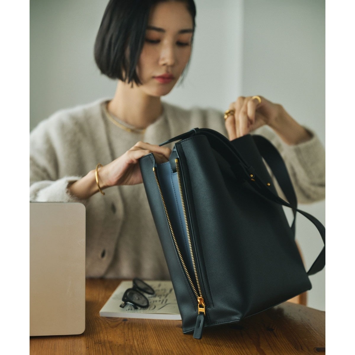 フラップワイドレザーハンドバッグ | ロペ(ROPE') | マルイウェブチャネル