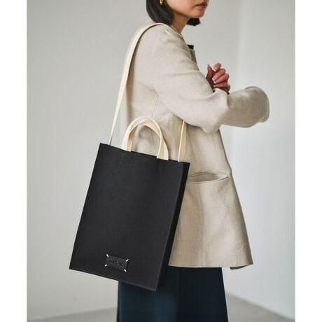 [^ԁFGGX85500]yfUCEVGbgzg₷lg[gB14C`̃p\R܂œTCYByĂ肵ҒnƁAKWFbgނ₷3̃|PbgtBR̃|PbgŐڂX[YłB́AnhƃV_[xĝQwaydlBɗ͋ȂyʉǋAV_[3.5cmɐݒ肷邱ƂŌւ̕Sy܂ByfށzTXeBiuF؎擾̎ŕ҂񂾓̂肵Ғñjbgt@ubNByJ[zubNAx[WAN[3FWJ----------------------------|PbgFiɃI[v3jA4[FtV_[RFOsEJF}Olbg----------------------------yV[ŶЉzPC TOTE(i:GGX85500jTABLET CASE(i:GGZ85500jGADGET Shoulder Mini(i:GGX85510j܂BA4ނp\RTCYƁA̎d؂Ŏg₷Bʋ΃obO₨dobOArWlXobOƂ킹āAp\Rp̃TuobOƂĂBX[cɂ͂AItBXJWAɂ킹₷fUCŁArWlXV[ɂ߂łB̏íASDGs̊ϓ_sDzɕ񂾌`ōA͂܂ByE'POR(y G|[ )zZnCubg[J[̂߂̃GKgƋ@\˔ROPE'ɂ̐Vʋ΃obOfr[BHYBRID WORKER P邽߂ɁAobOsRu ƂƂ̂BAGvBELEGANCE(GKX)~ TECHNIQUE(@\) = ELEGANTIQUE(@\)ELEGANTIQUE(@\)ɂāAċzԂ 3 bŐgxx\ɂAɂ̐VdobOV[YłB摜̏i̓TvłB ۂ̏iƎdlAHATCYقȂꍇ܂BBeꏊ⃉CeBOAg̃j^[ɂĐF̌قȂꍇ܂BĩJ[͉摜̐FQƂB͎dl̂߁AFƈقȂꍇ܂B