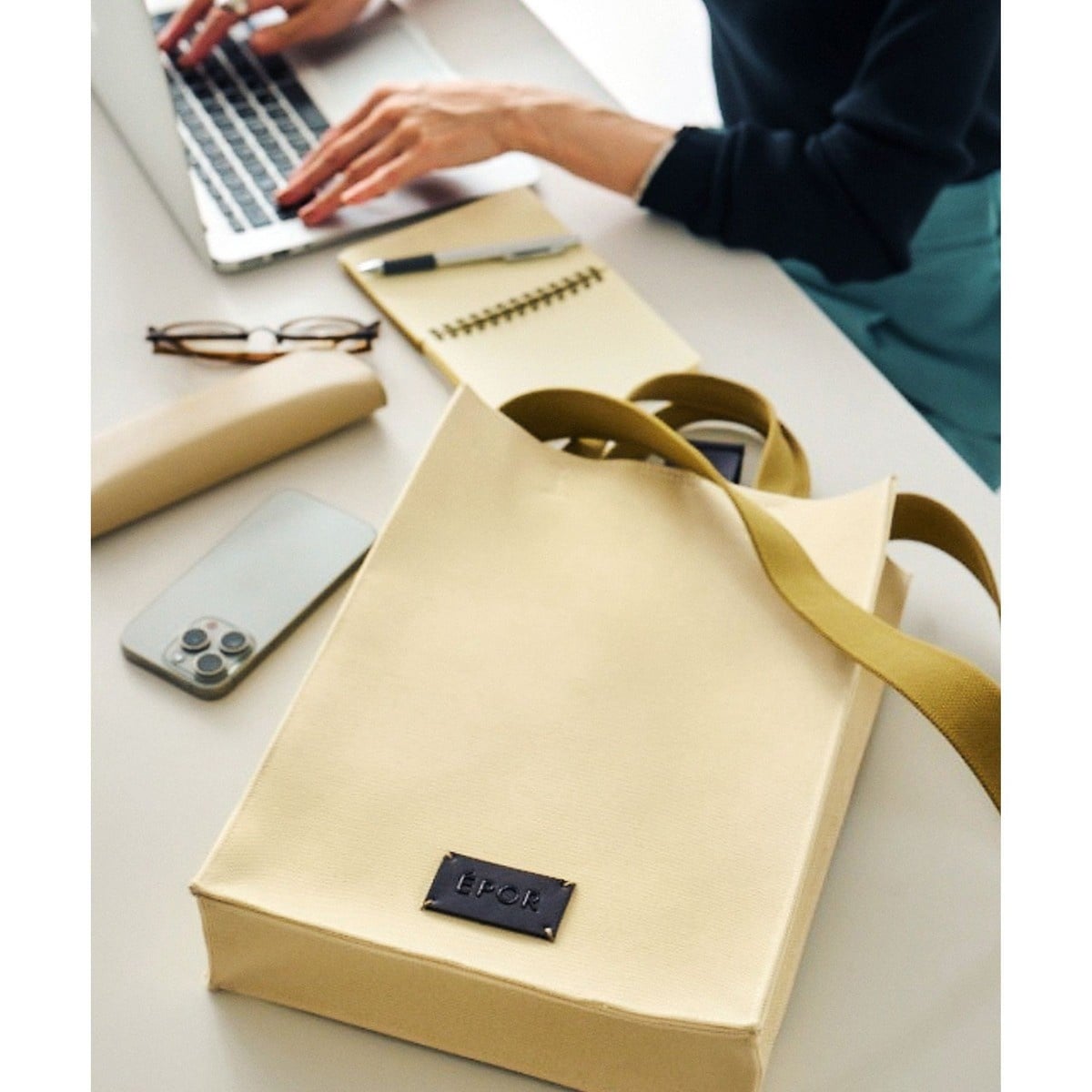 E'POR】GADGET PC TOTE【超軽量】【25SS】 | ロペ(ROPE') | マルイ