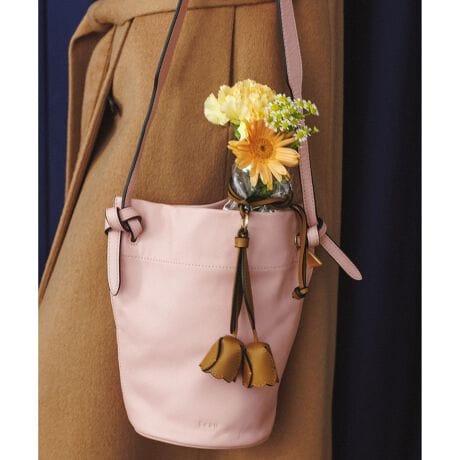 [^ԁFGGZ95000]yfUCztXɂ䂩̂ԁAu`[bvv`[tA\tgɂȂ߂ṽ`[łBS[hbL̓dOɌ΂ꂽvŔA񂩂牺ăANZT[ƂĎgAOɌtăL[`[ƂĂgp\łB܂At̊vRO vine shoulder bag ̃V_[іڕɎt΁AobO`[ƂĂy߂܂yfށz\tgɂȂ߂vgpB痿FɂAF̗ǂdオɂȂĂ܂By`[ CAbvzEupW[v`[t̃`[panier pansy ring charmiL[/obO`[ElbNXjiԁFGGZ95010Eu`[bvv`[t̃`[panier tulip ring charmiL[/obO`[ElbNXjiԁFGGZ95000Eu[v҂ݕv`[t̃`[panier rope ring holderiL[/obO`[ETvX/Klz_[jiԁFGGZ95020摜̏i̓TvłBۂ̏iƎdlAHATCYقȂꍇ܂BBeꏊ⃉CeBOAg̃j^[ɂĐF̌قȂꍇ܂BĩJ[͉摜̐FQƂB͎dl̂߁AFƈقȂꍇ܂B