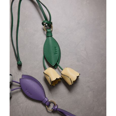 [^ԁFGGZ95000]yfUCztXɂ䂩̂ԁAu`[bvv`[tA\tgɂȂ߂ṽ`[łBS[hbL̓dOɌ΂ꂽvŔA񂩂牺ăANZT[ƂĎgAOɌtăL[`[ƂĂgp\łB܂At̊vRO vine shoulder bag ̃V_[іڕɎt΁AobO`[ƂĂy߂܂yfށz\tgɂȂ߂vgpB痿FɂAF̗ǂdオɂȂĂ܂By`[ CAbvzEupW[v`[t̃`[panier pansy ring charmiL[/obO`[ElbNXjiԁFGGZ95010Eu`[bvv`[t̃`[panier tulip ring charmiL[/obO`[ElbNXjiԁFGGZ95000Eu[v҂ݕv`[t̃`[panier rope ring holderiL[/obO`[ETvX/Klz_[jiԁFGGZ95020摜̏i̓TvłBۂ̏iƎdlAHATCYقȂꍇ܂BBeꏊ⃉CeBOAg̃j^[ɂĐF̌قȂꍇ܂BĩJ[͉摜̐FQƂB͎dl̂߁AFƈقȂꍇ܂B