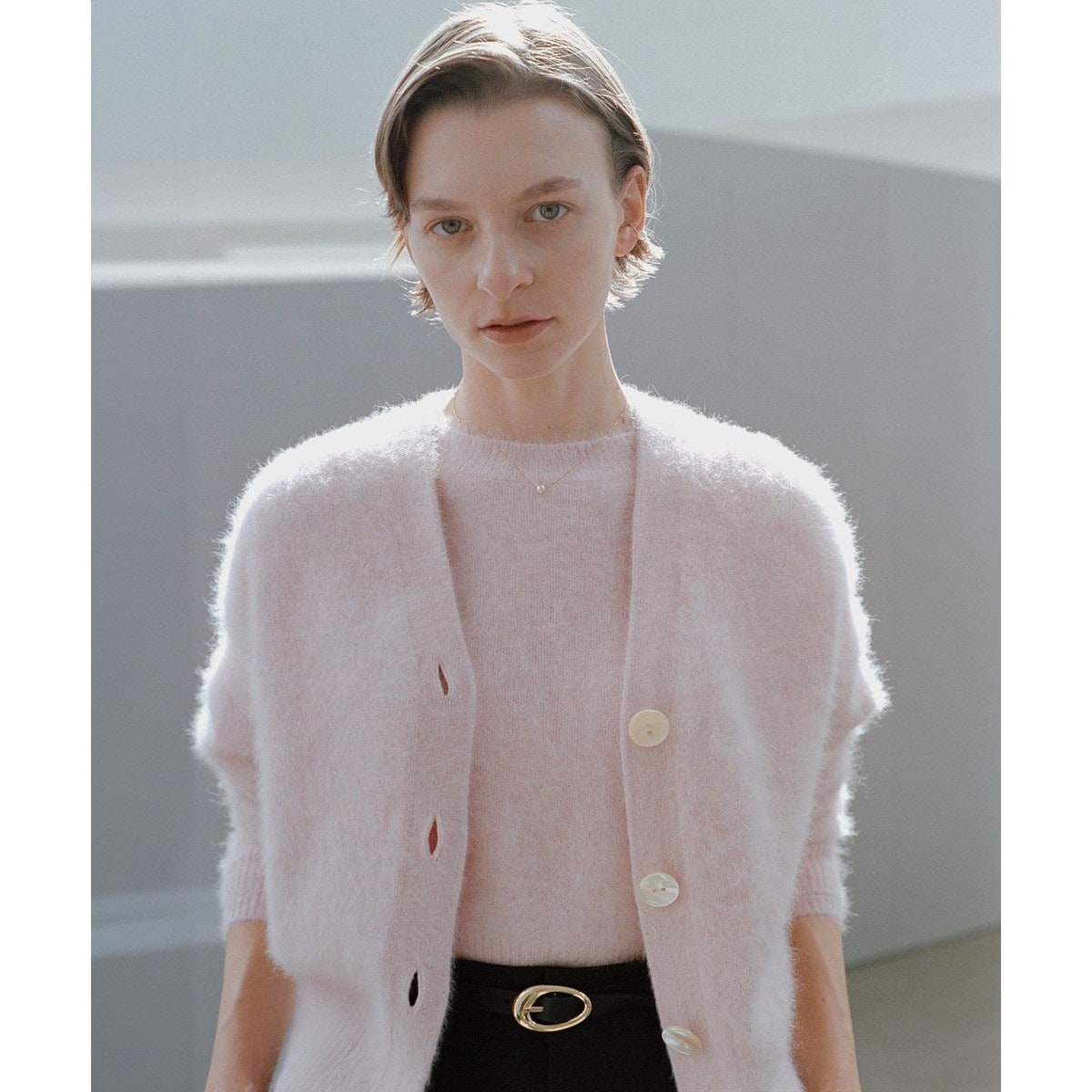 【新品未使用50%オフ】ROPÉ ロペ　フォックスラクーンクルーネックニット ROPÉ(ロペ) / フォックスラクーンクルーネックニット (トップス