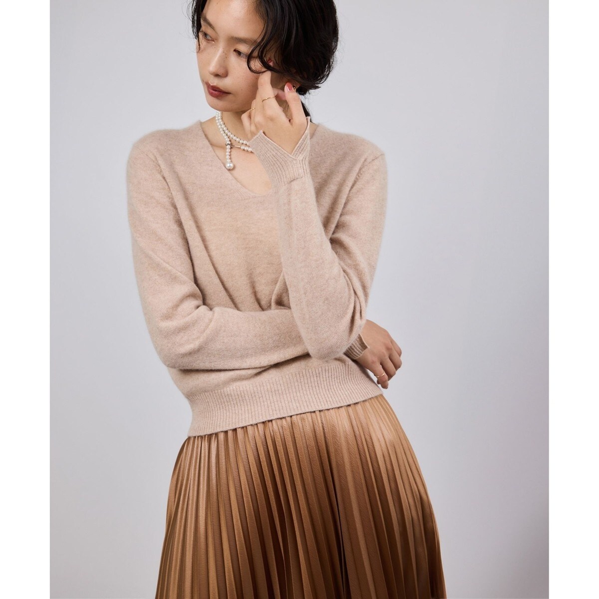 ジャーナルスタンダードレサージュ FOX CASHMERE Vネックプルオーバー FOX CASHMERE Vネックプルオーバー | ジャーナルスタンダード